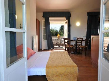 Holiday House Aurora Кортона Екстериор снимка