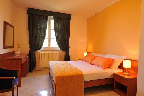 Holiday House Aurora Кортона Екстериор снимка